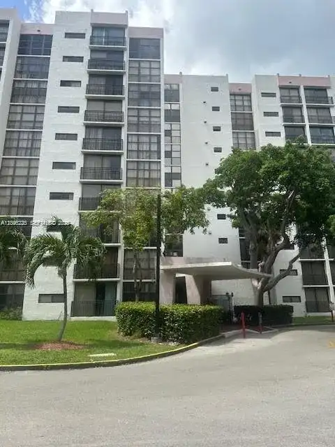 17021 N Bay Rd # 521, Sunny Isles Beach FL 33160
