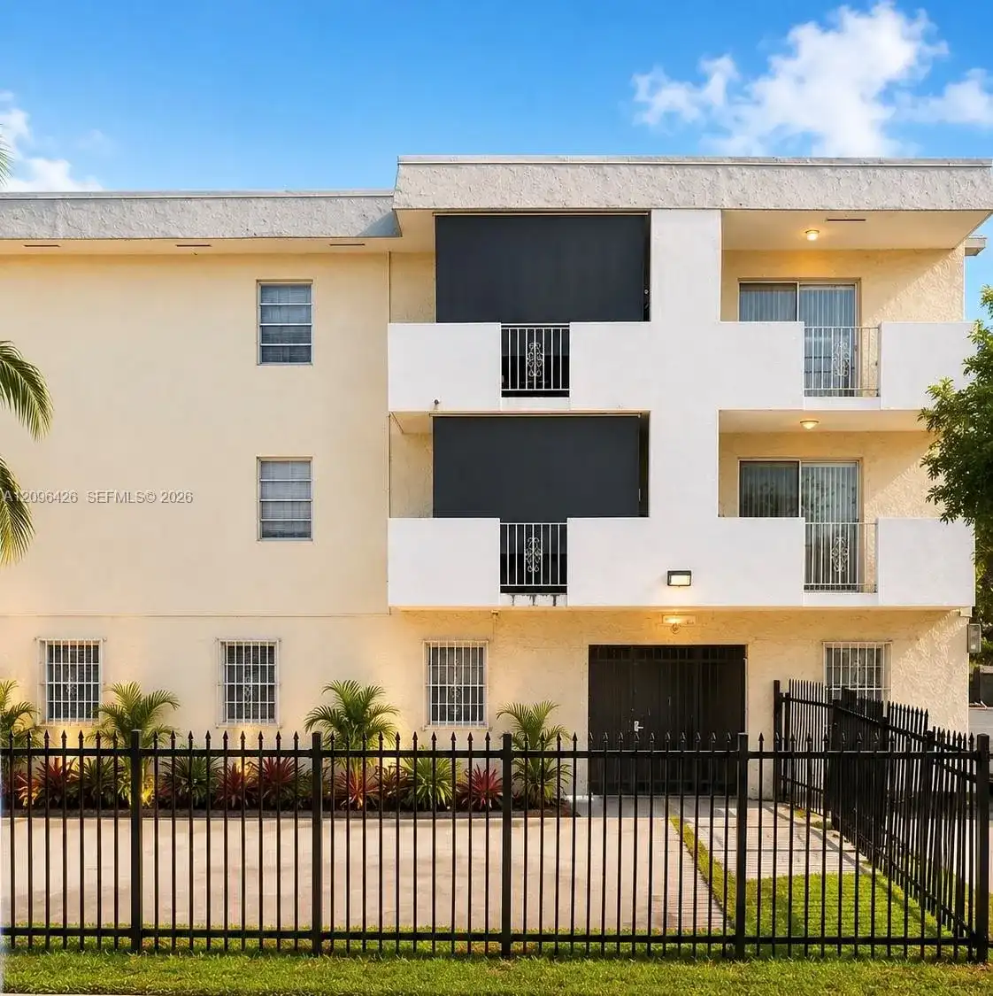 2725 W Okeechobee Rd # 43, Hialeah FL 33010