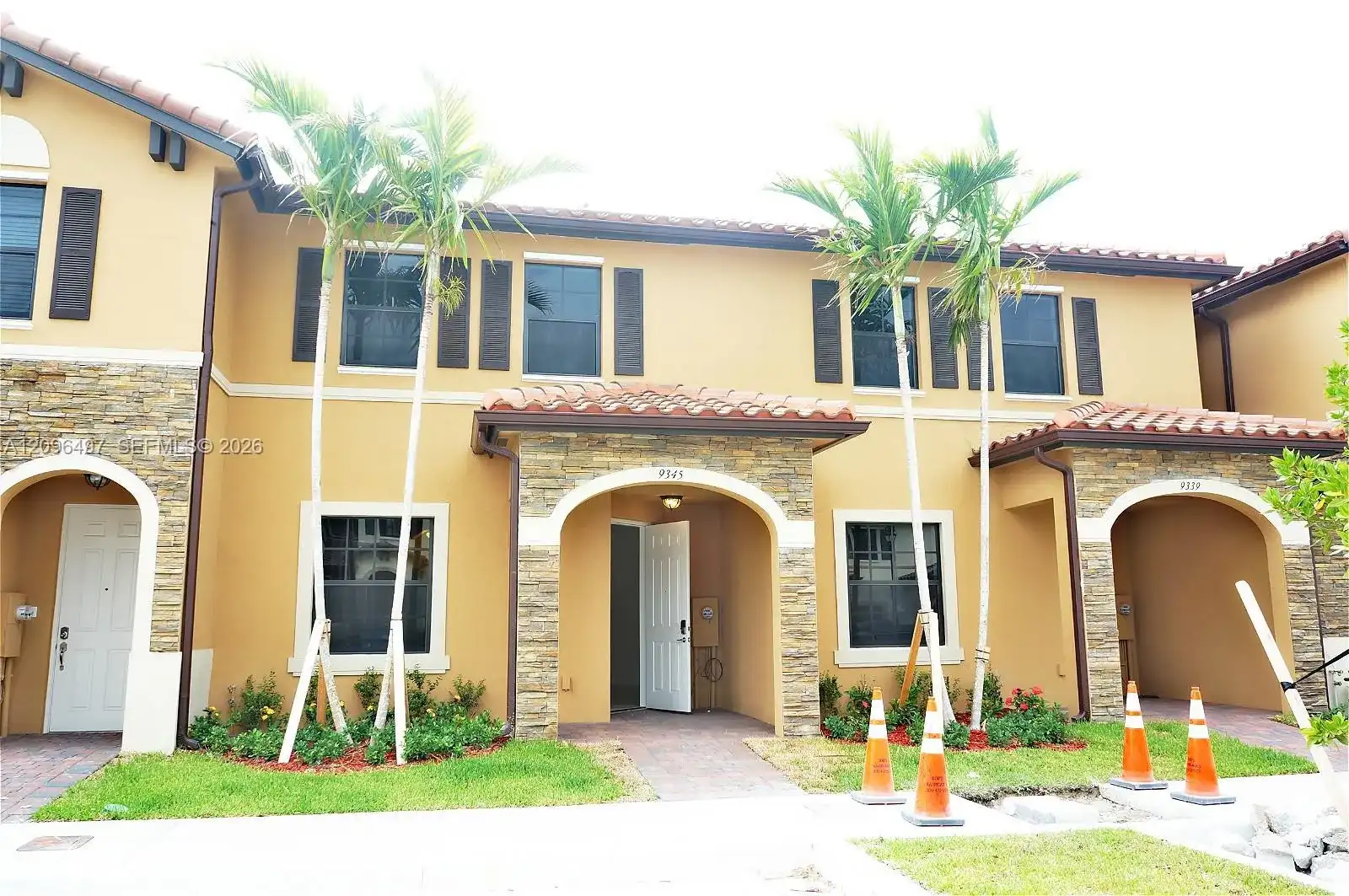 9345 W 33rd Ln, Hialeah FL 33018