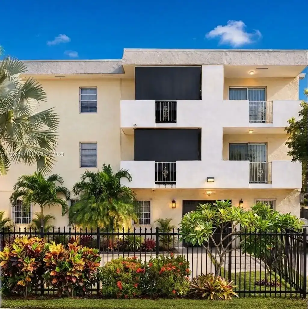 2745 W Okeechobee Rd # 56, Hialeah FL 33010