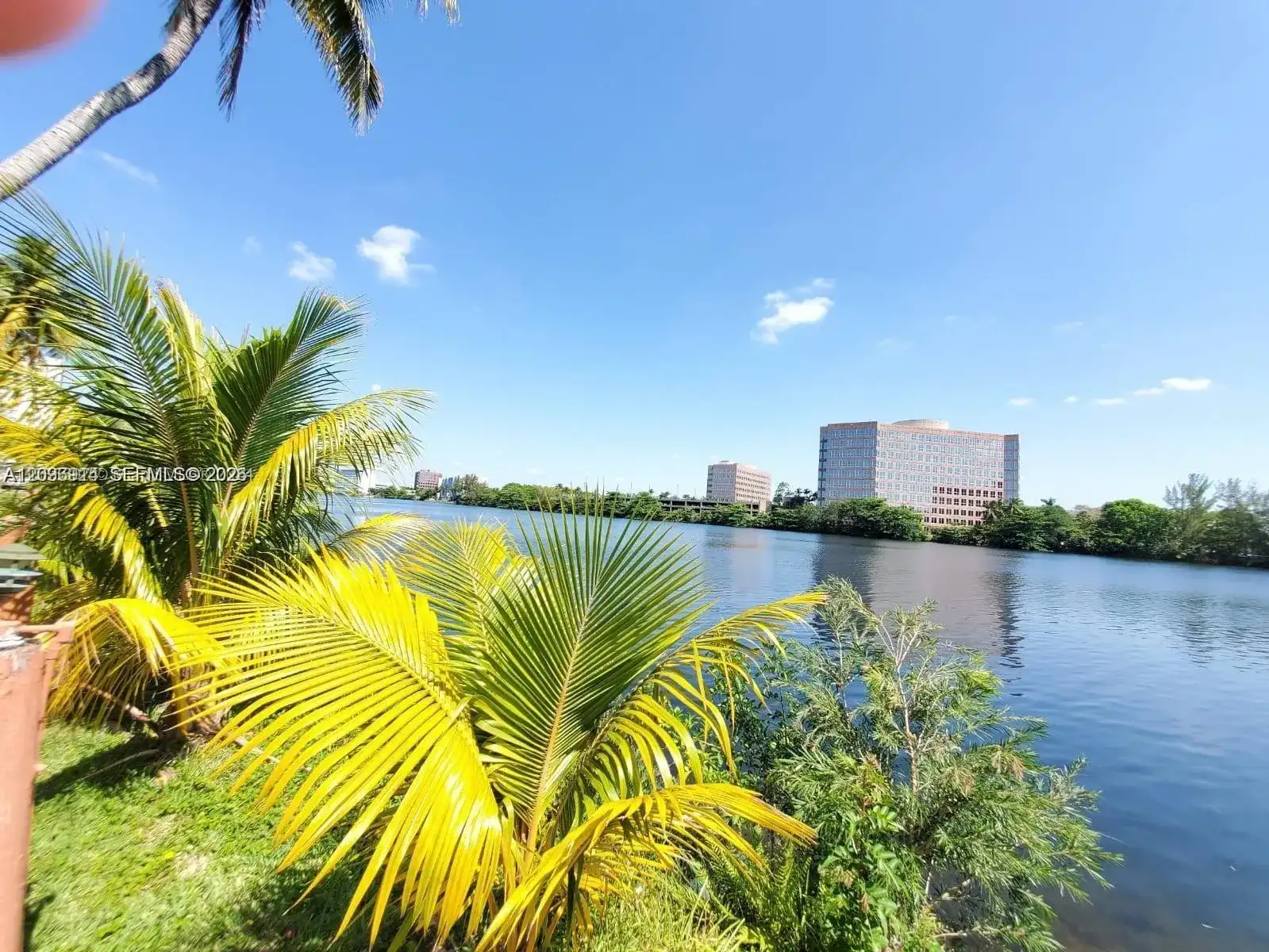 5199 NW 7th St # 101, Miami FL 33126