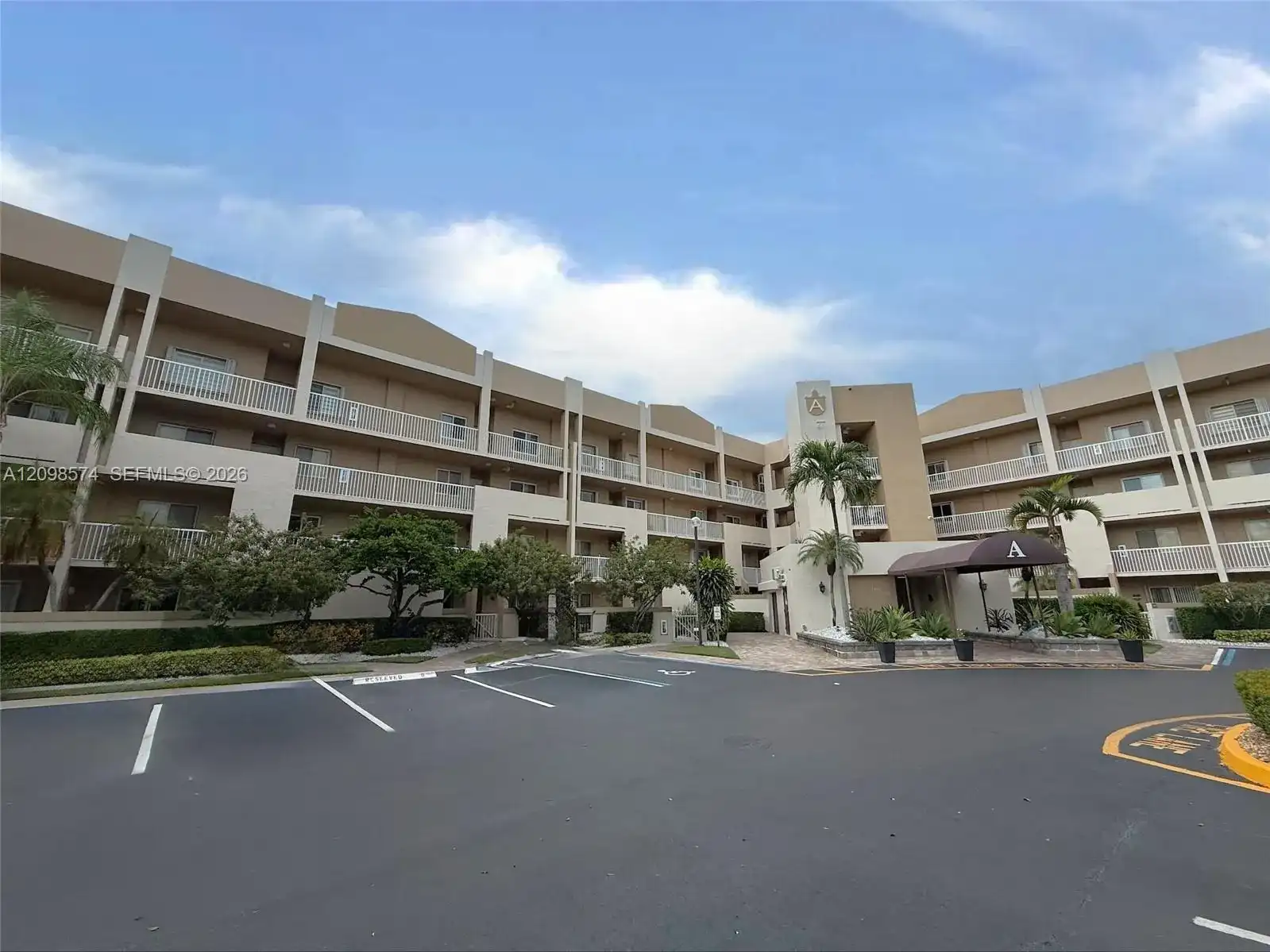 7807 Granville Dr # 104, Tamarac FL 33321