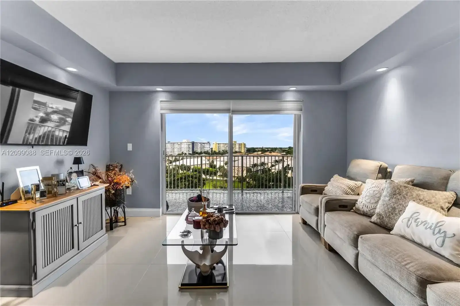 3850 Washington St # 704, Hollywood FL 33021
