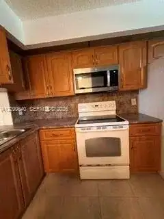 112 Lake Emerald Dr # 109, Oakland Park FL 33309