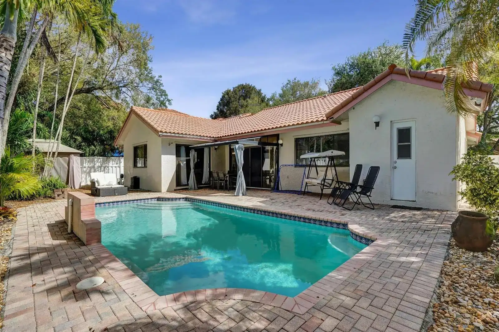 10527 Zurich Street, Cooper City FL 33026