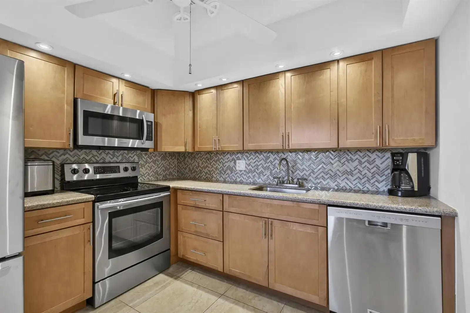 361 Wellington J, West Palm Beach FL 33417