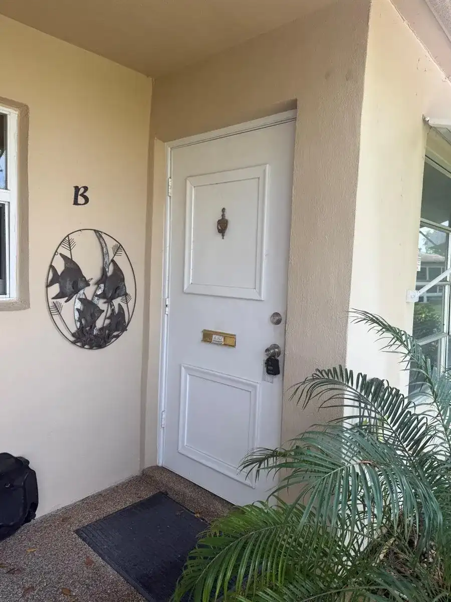 1052 North Drive # B, Delray Beach FL 33445