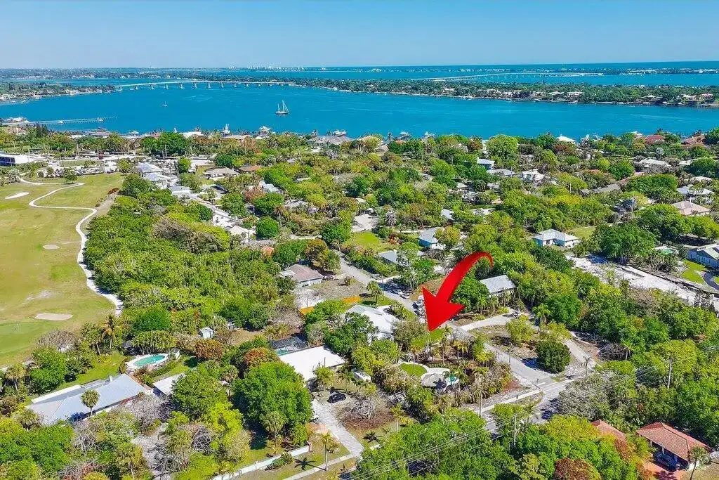 2366 SE Country Club Lane, Stuart FL 34996