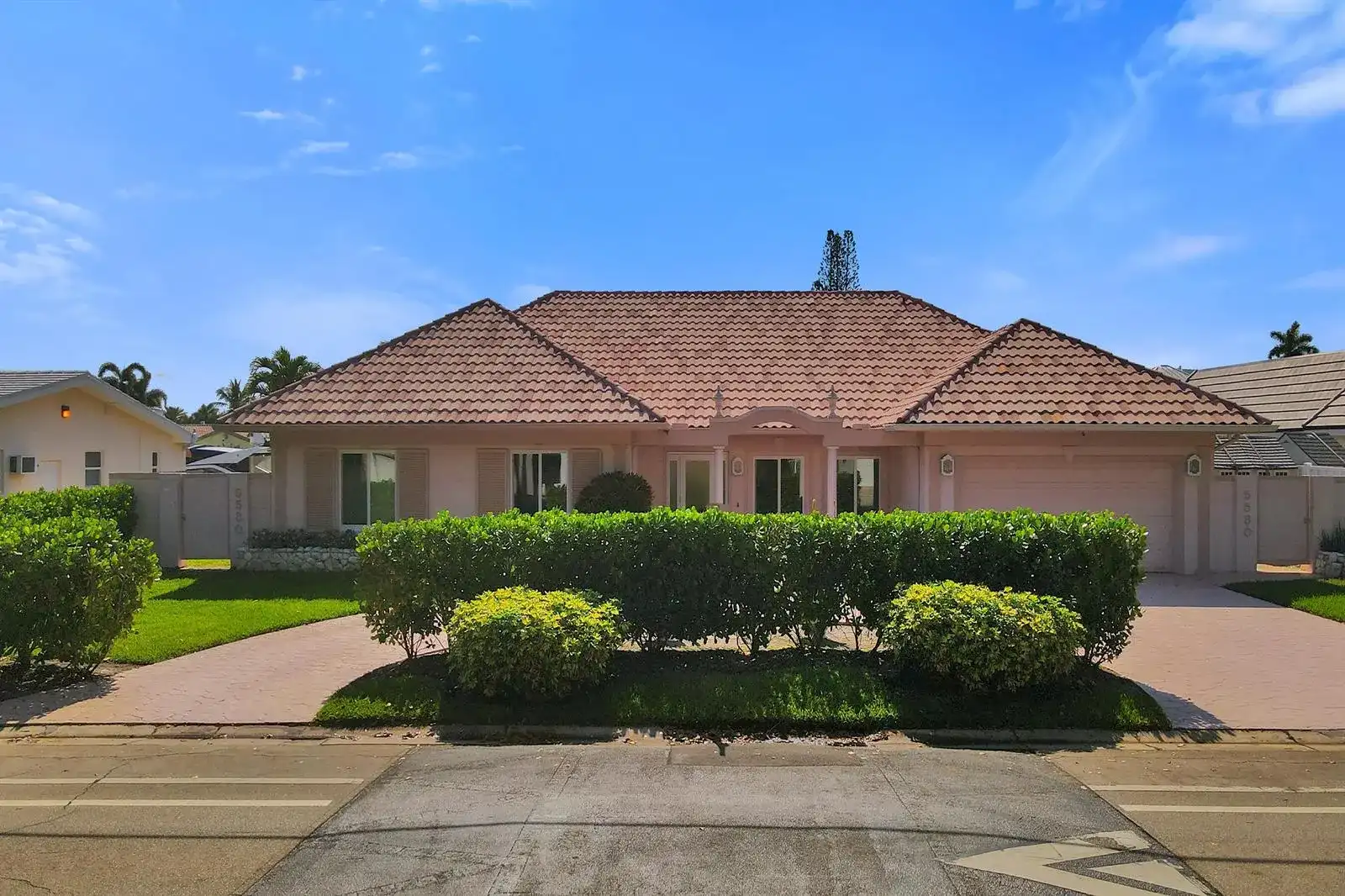 5530 Bayview Drive, Fort Lauderdale FL 33308