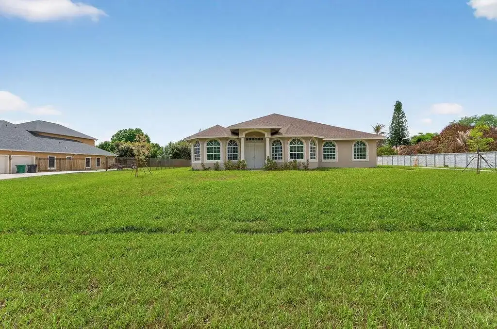 376 SW Paar Drive, Port St. Lucie FL 34953