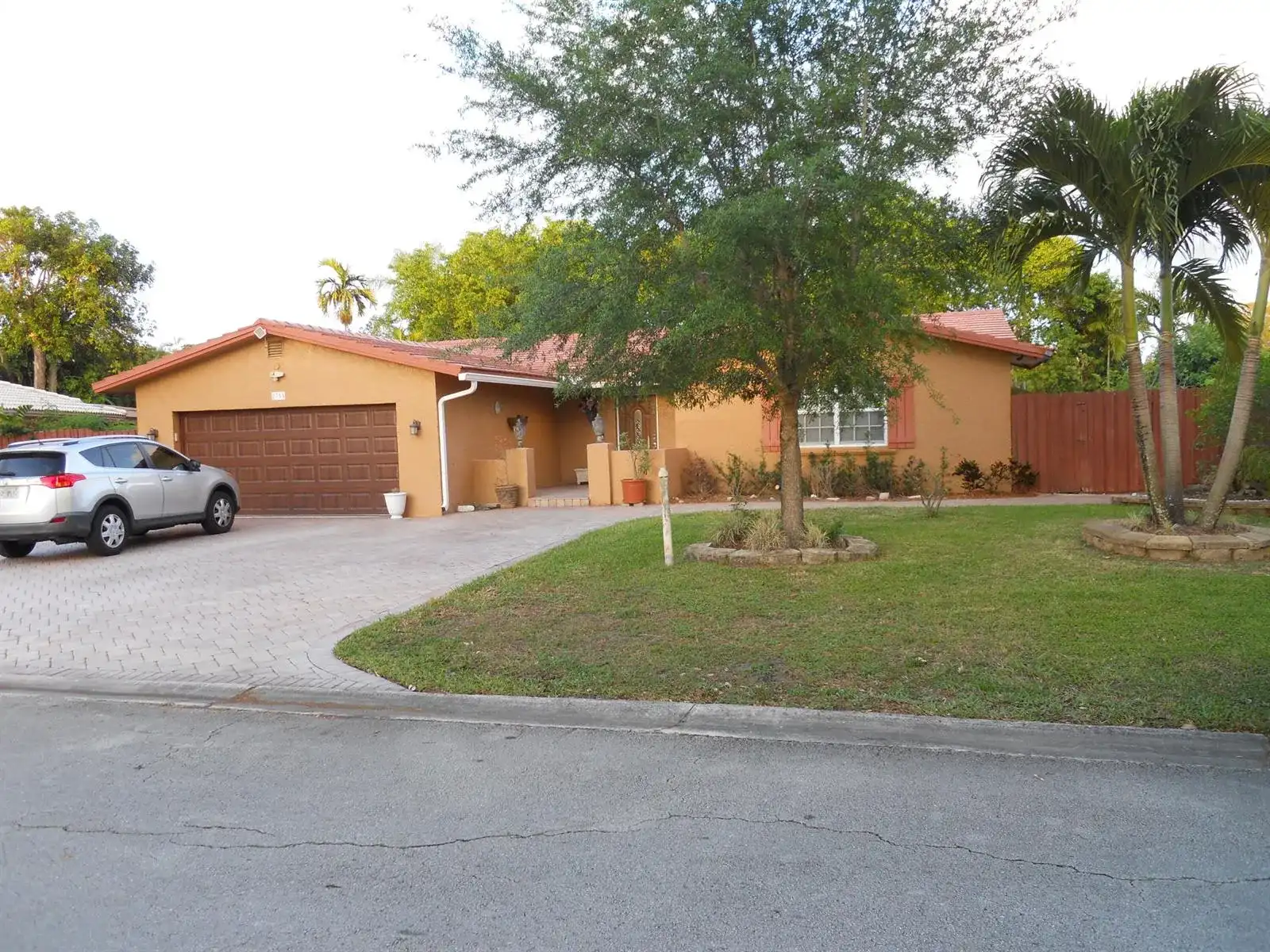 2755 NW 84th Avenue, Coral Springs FL 33065