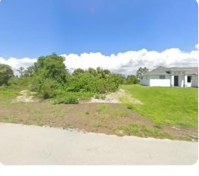 929 Oxford Avenue S, Lehigh Acres FL 33974