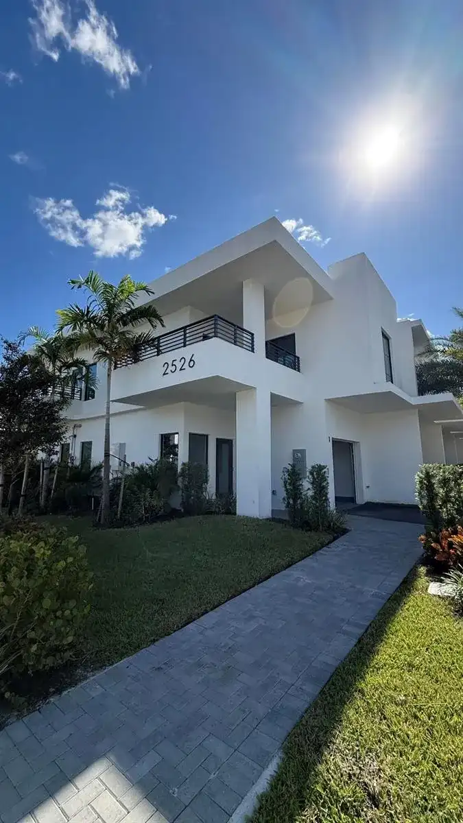 2526 Pierce Street # 4, Hollywood FL 33020