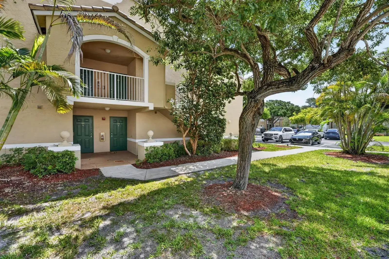 236 Village Boulevard, Tequesta FL 33469