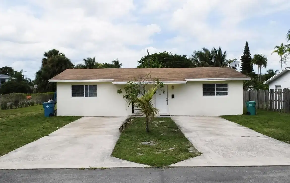 203 SE 4th Avenue, Boynton Beach FL 33435