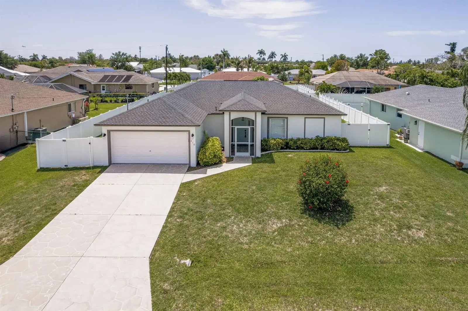 610 SE 21st Lane, Cape Coral FL 33990