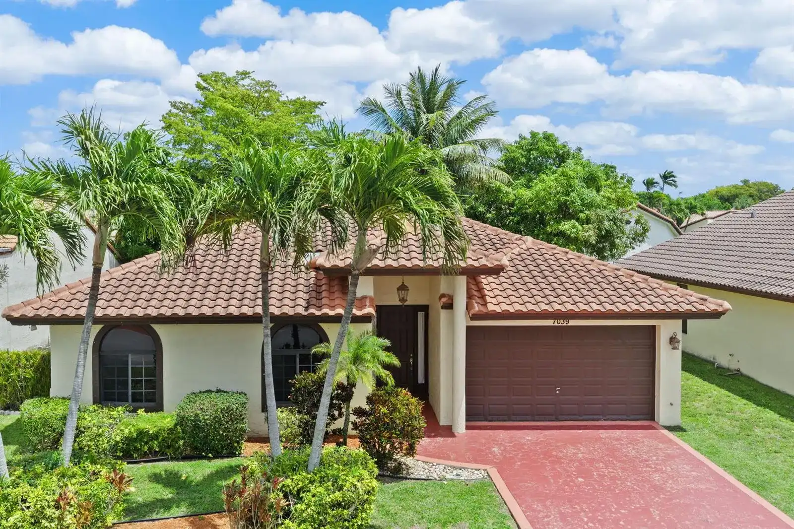 7039 Golf Pointe Circle, Tamarac FL 33321