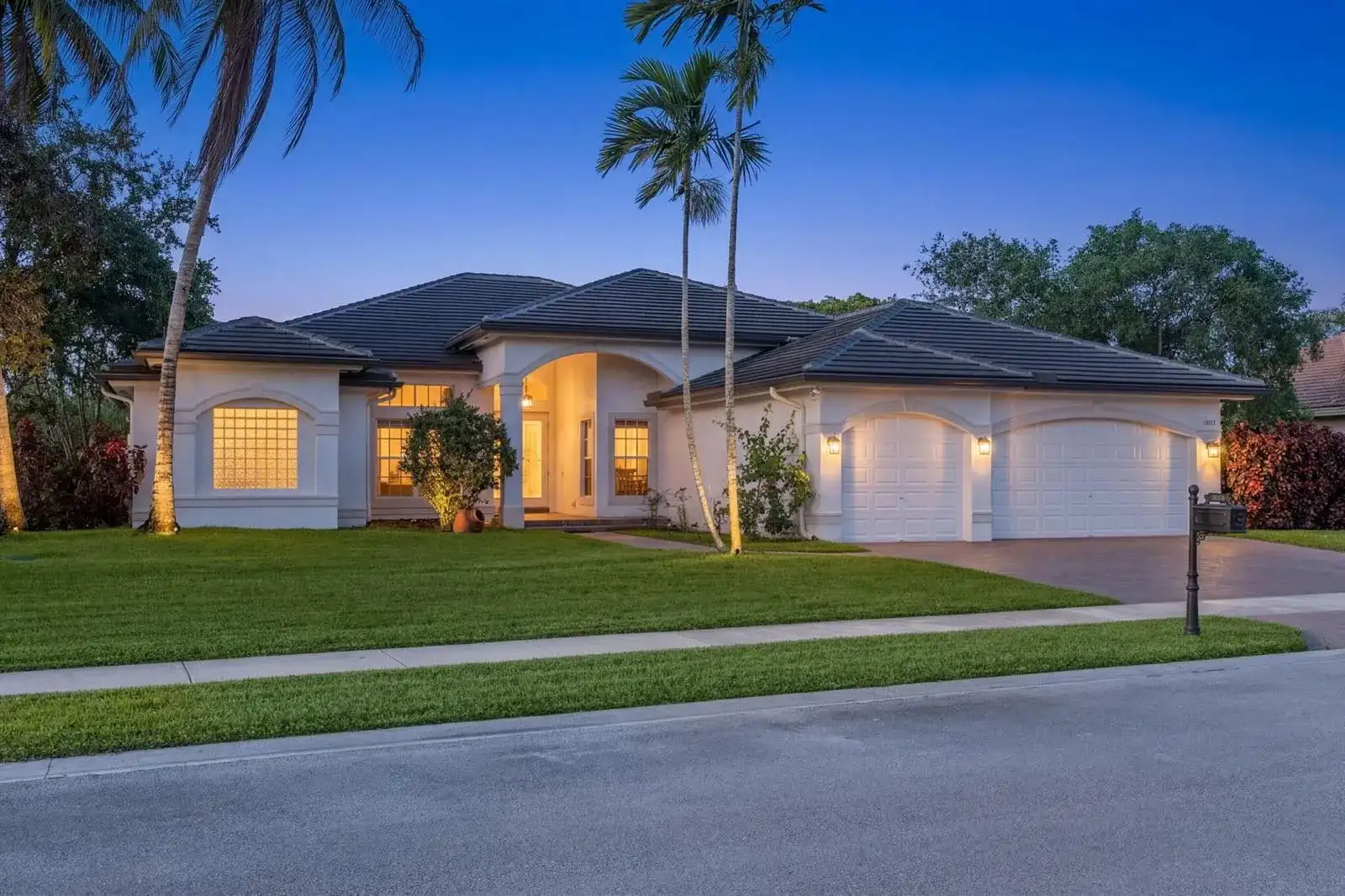 15273 SW 37th Street, Davie FL 33331