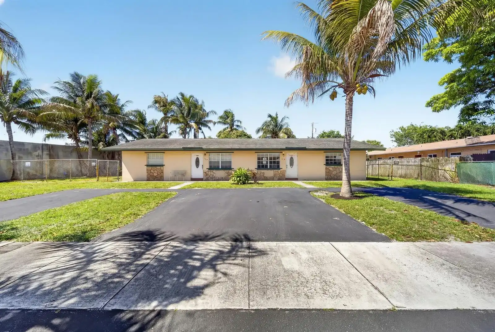 121 NW 56th Court # 2, Oakland Park FL 33309