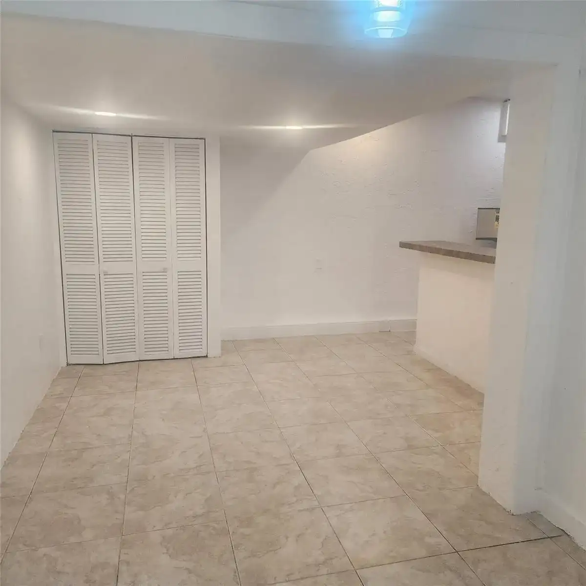 7800 SW 9th Street, North Lauderdale FL 33068