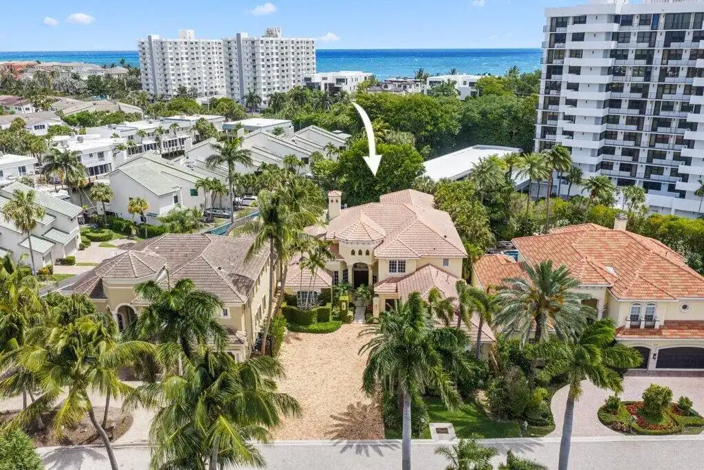 1019 Grand Court, Highland Beach FL 33487