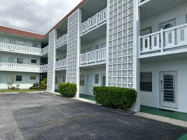 1380 NW 43 Terrace # 306, Lauderhill FL 33313