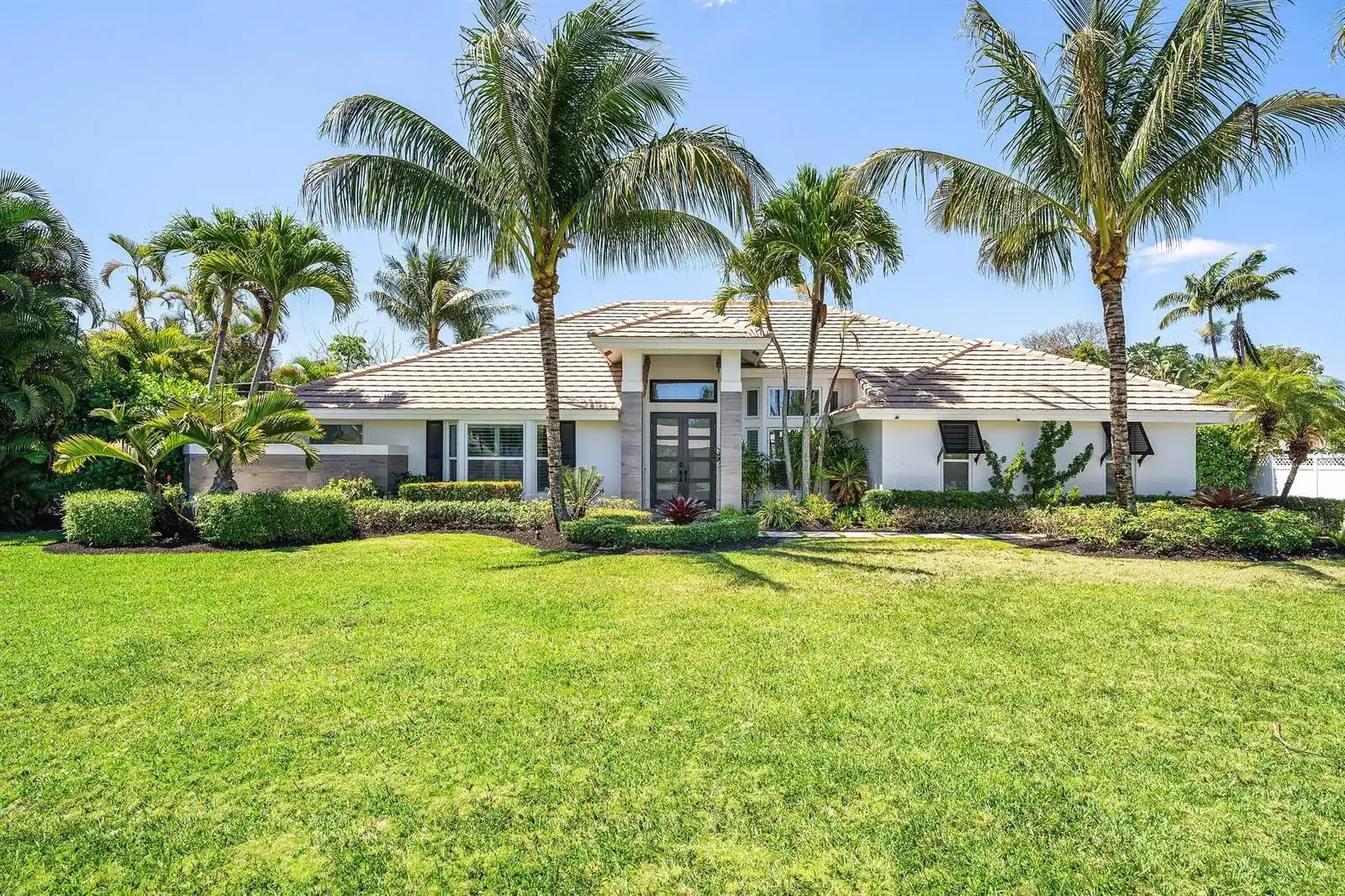 916 SW 37th Court, Boynton Beach FL 33435