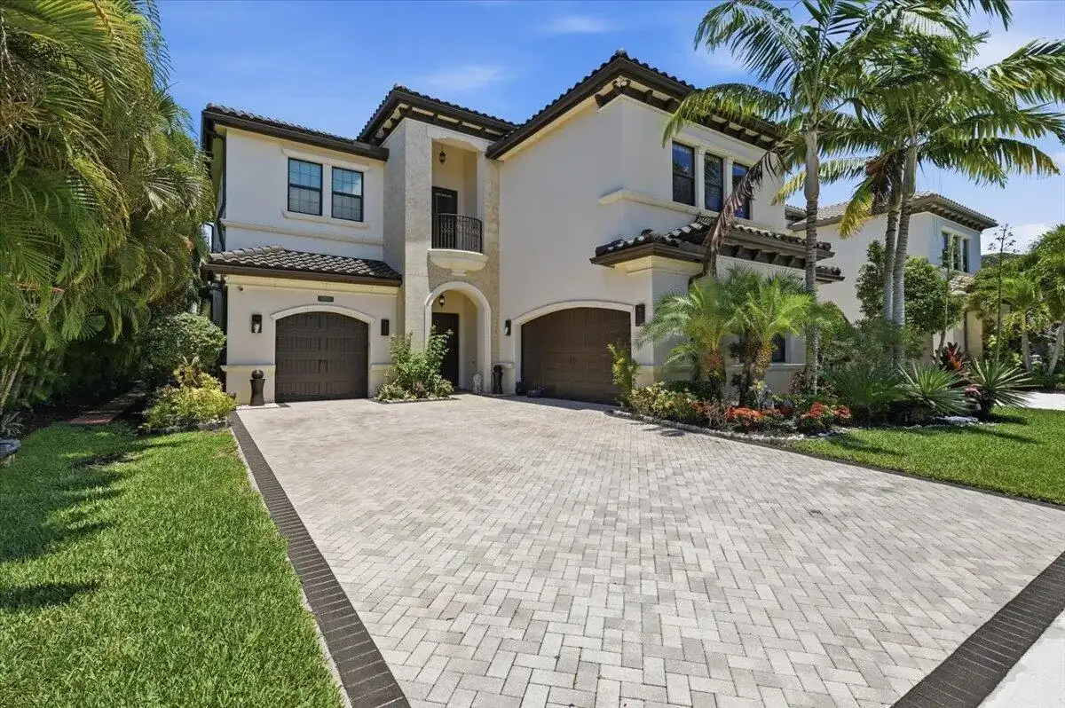 9769 Bozzano Drive, Delray Beach FL 33446