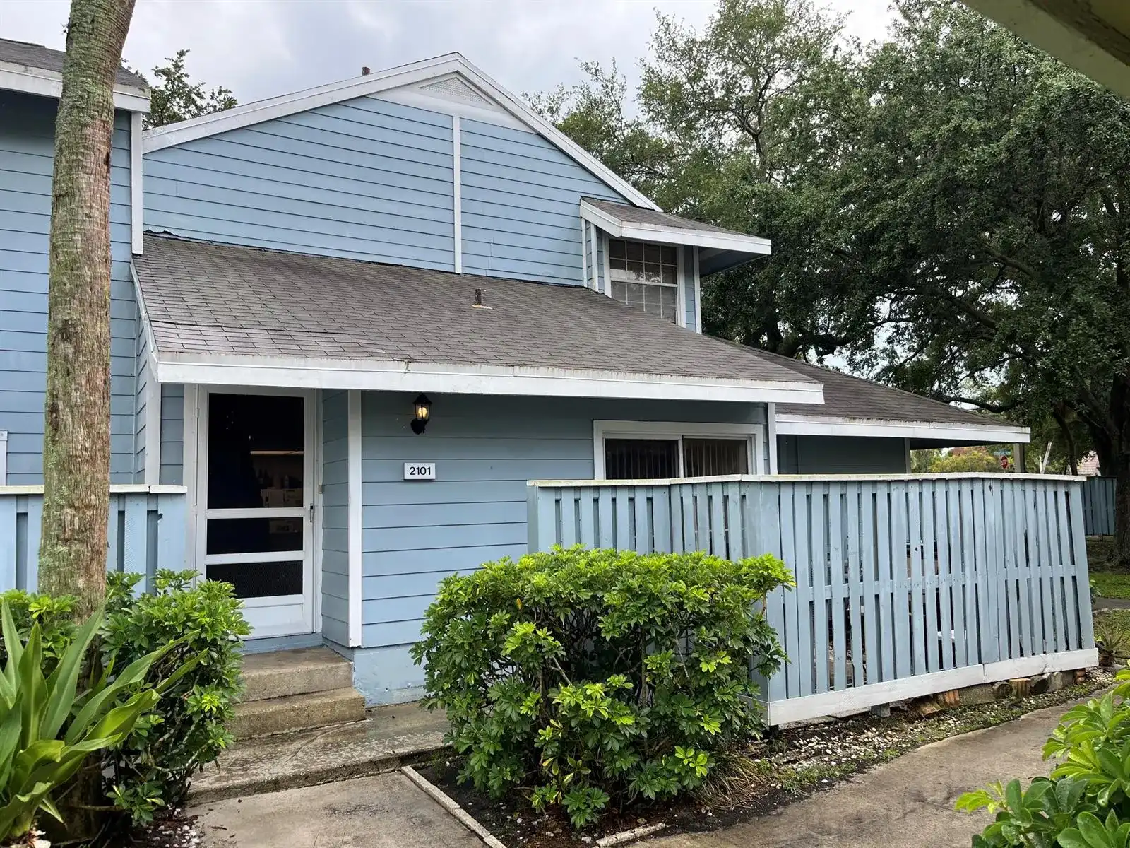 2101 Champions Way, North Lauderdale FL 33068