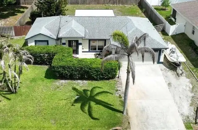 726 Tuxedo Terrace, Sebastian FL 32958