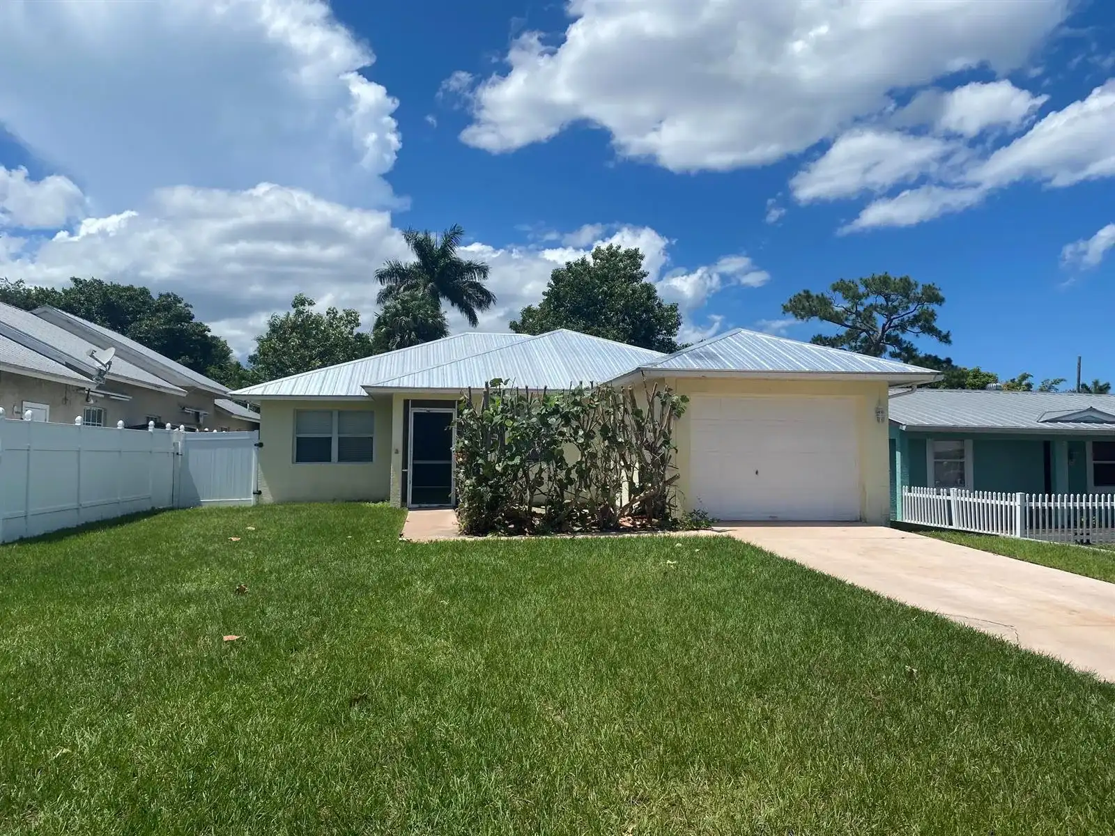 1057 SW Spruce Street, Palm City FL 34990