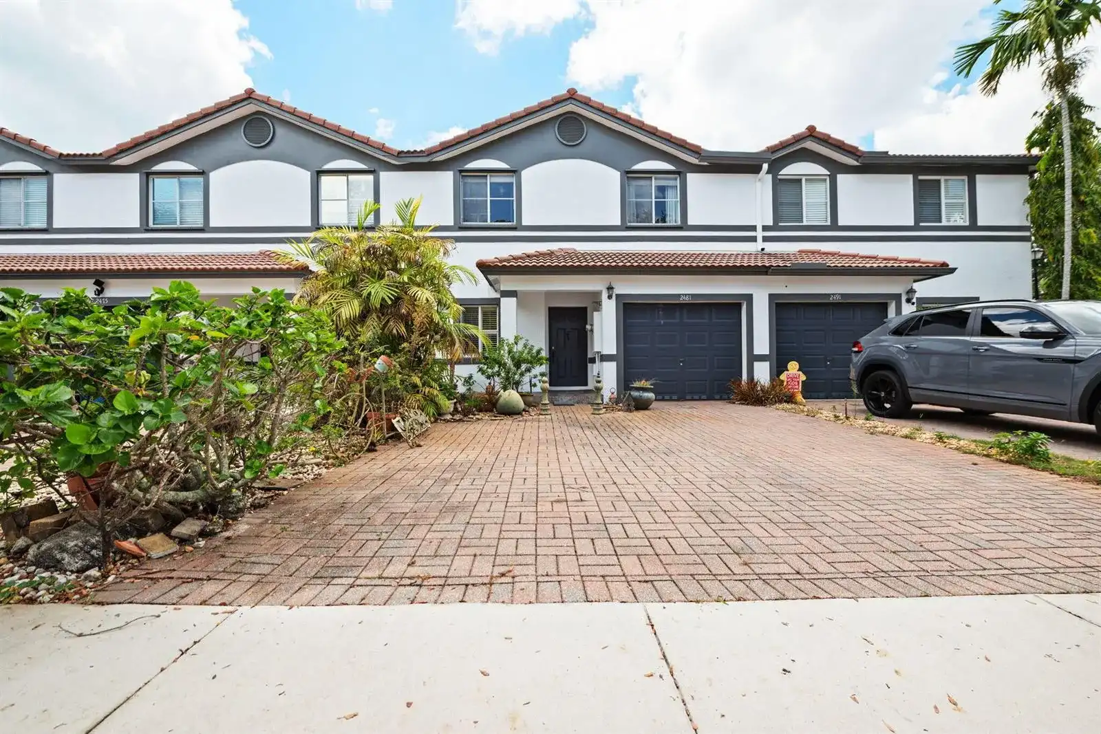 2481 NW 98th Lane, Sunrise FL 33322