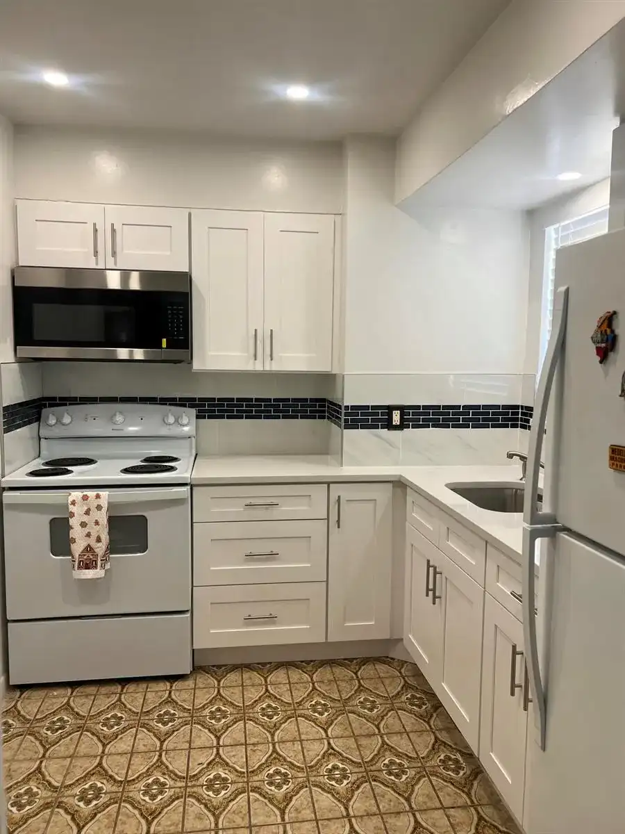 719 Lori Drive # 203, Palm Springs FL 33461