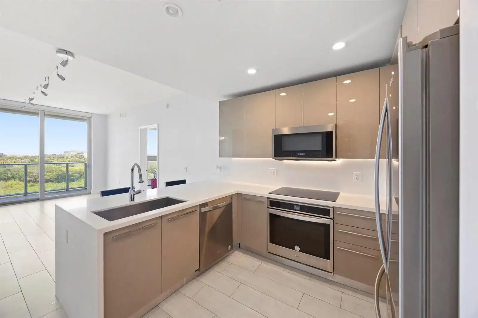 2000 Metropica Way # 802, Sunrise FL 33323
