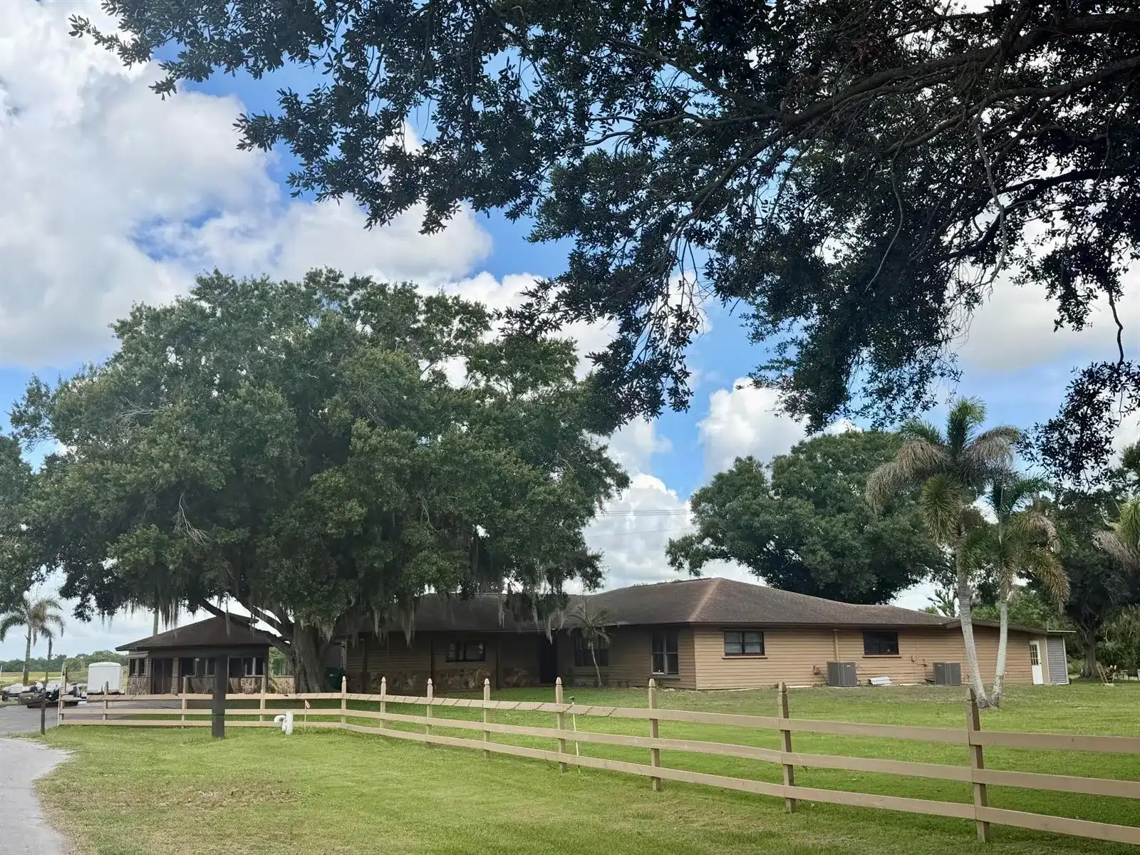 1631 SE 24th Boulevard, Okeechobee FL 34974