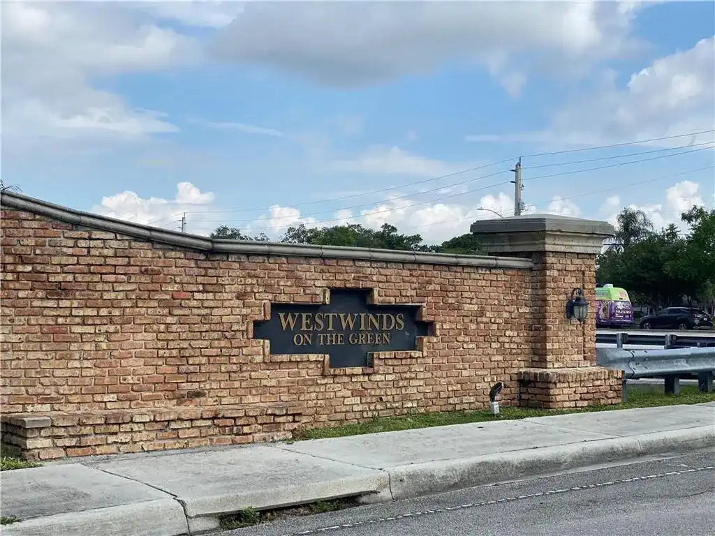 191 Wimbledon Lake Drive, Plantation FL 33324