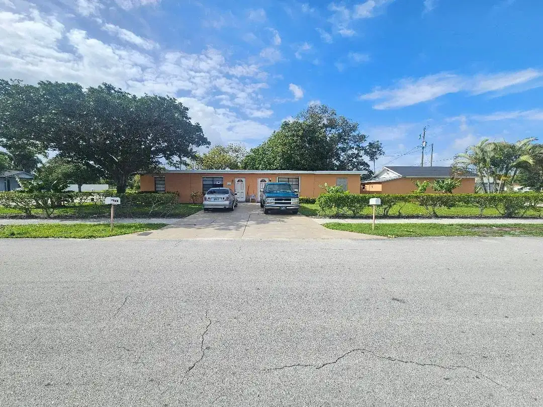 800 NW 1st Street, Delray Beach FL 33444