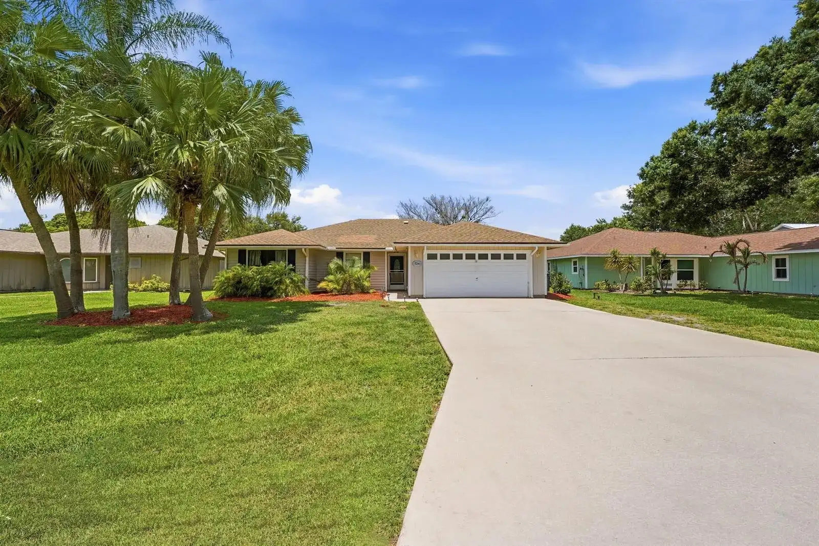 724 24th Square, Vero Beach FL 32962