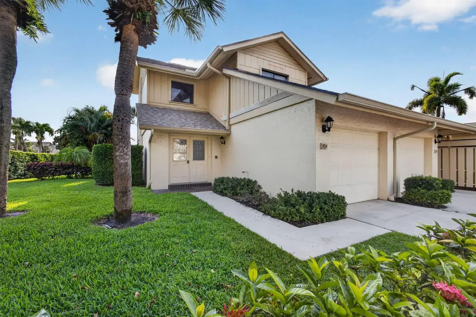 17137 Waterbend Drive # 204, Jupiter FL 33477