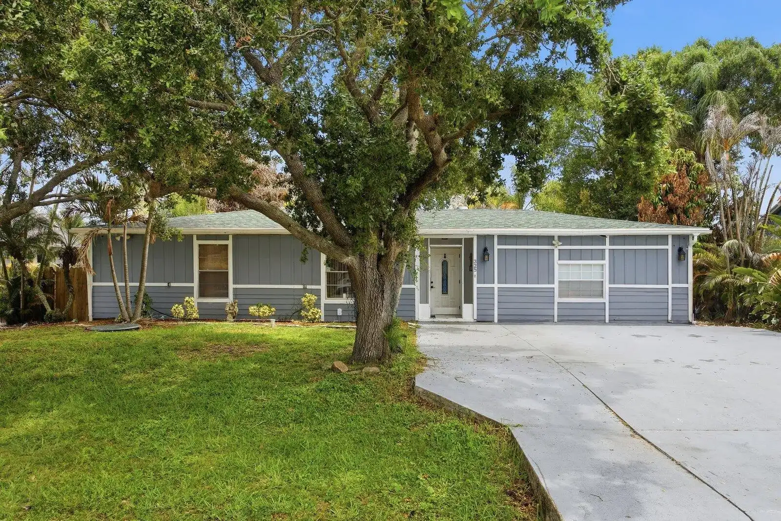 325 NW Dearman Street, Port St. Lucie FL 34983
