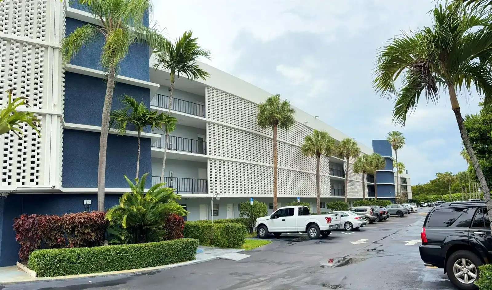 879 NE 195th Street # 227, Miami FL 33179