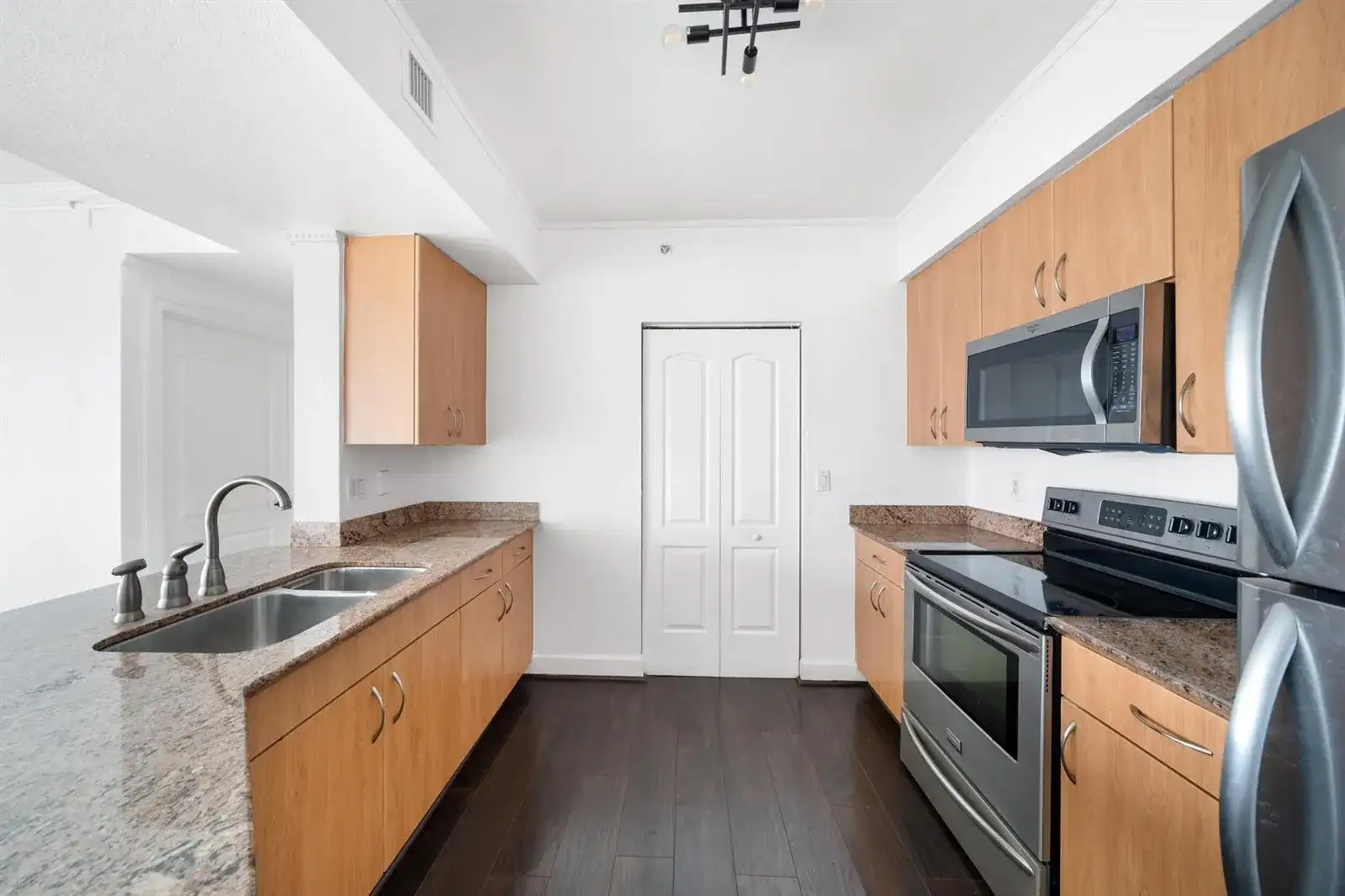 1830 Radius Drive # 405, Hollywood FL 33020