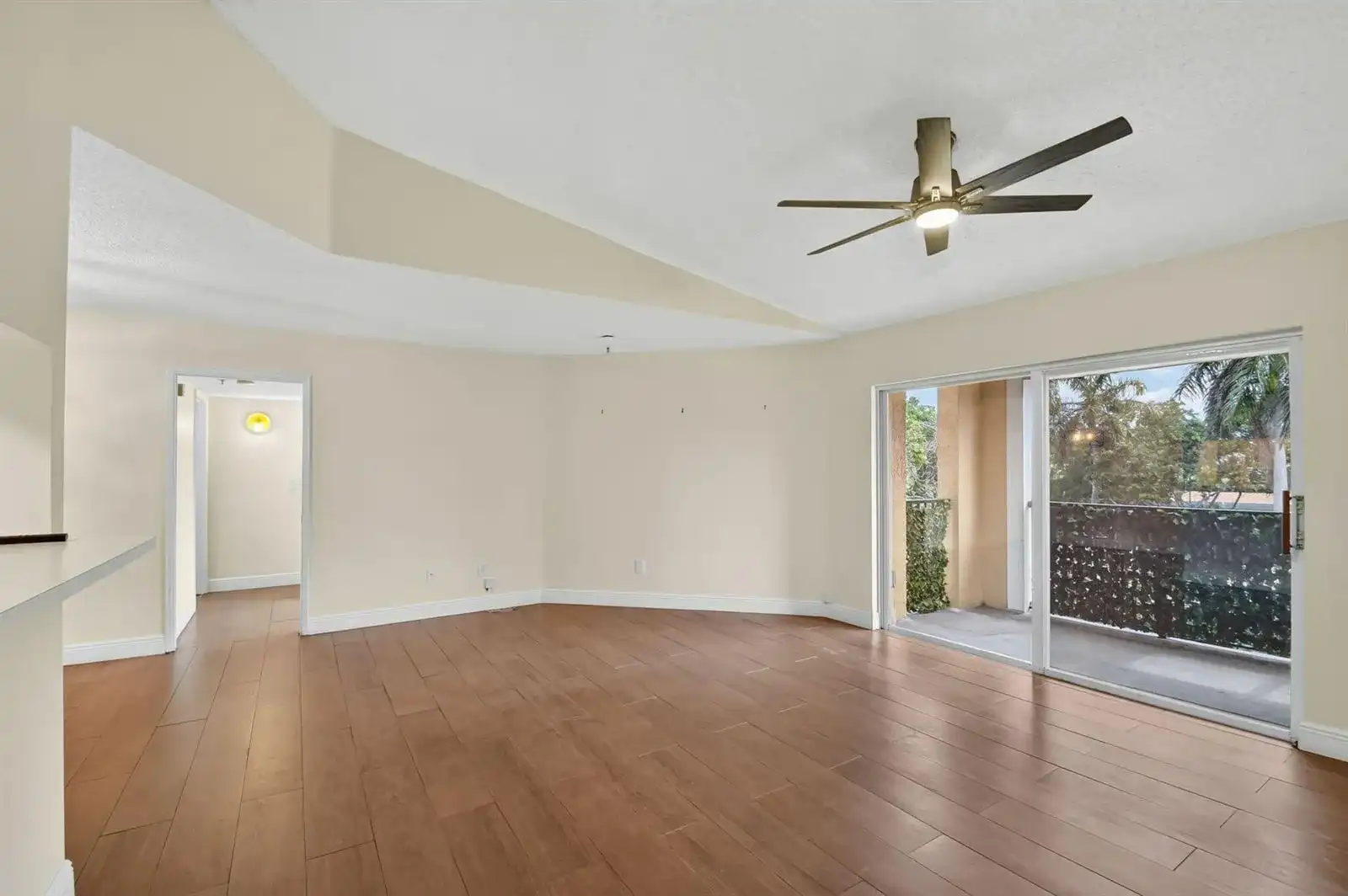 123 Yacht Club Way # 307, Hypoluxo FL 33462