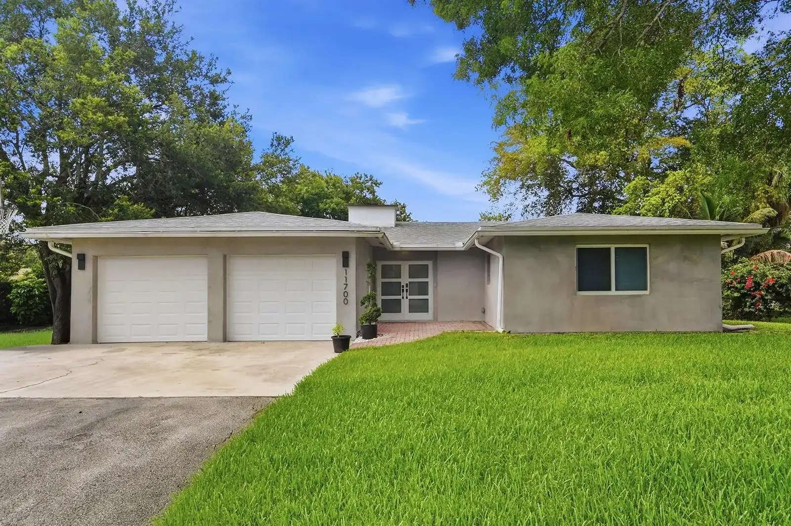 11700 NW 27th Street, Plantation FL 33323
