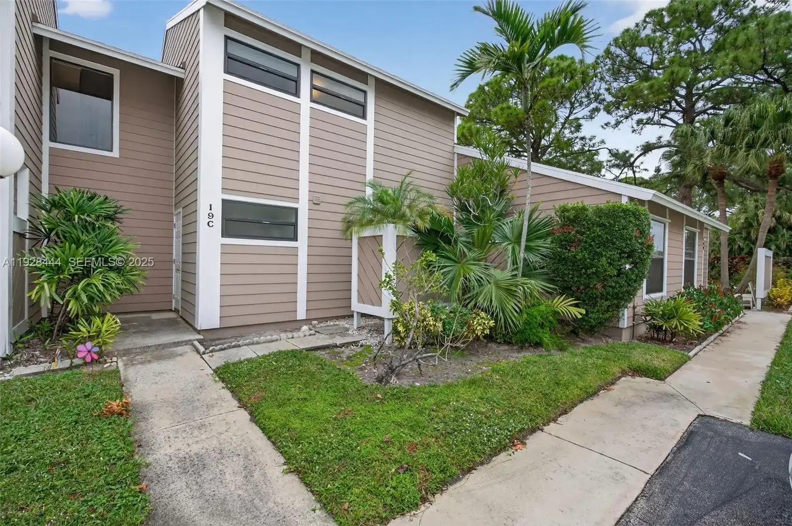 707 Stonewood Court # 19c, Jupiter FL 33458