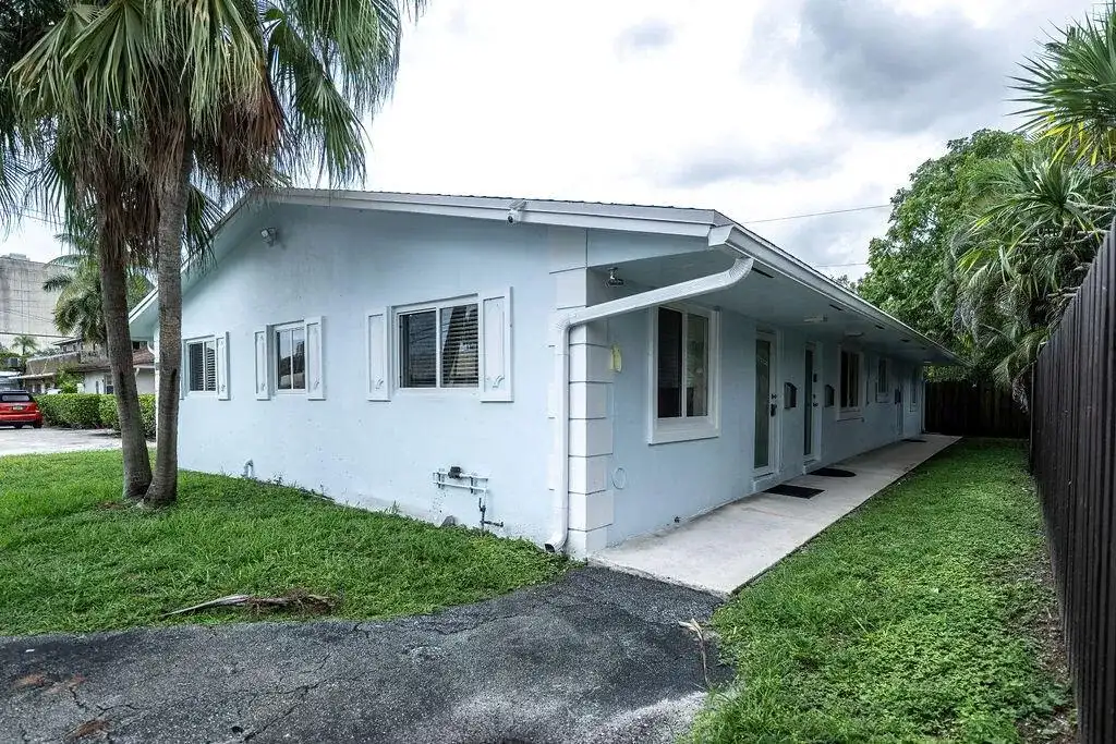 750 SW 2 Street # 2, Fort Lauderdale FL 33312