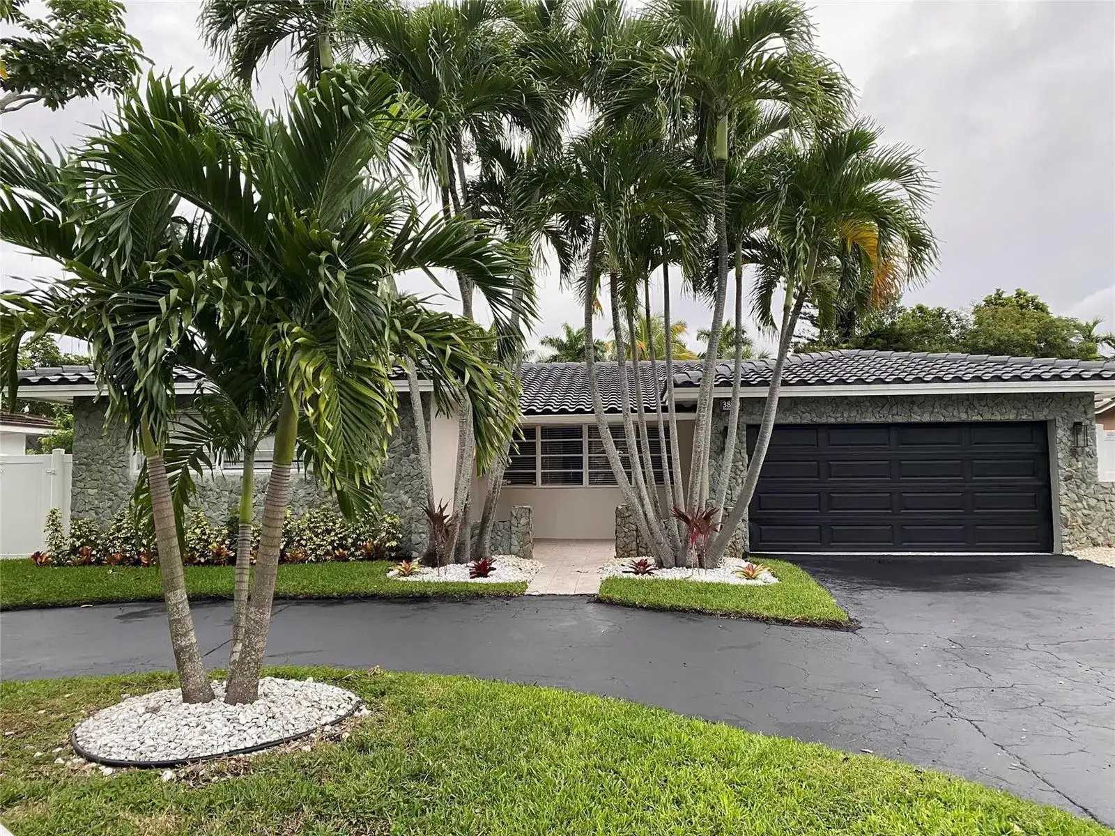 3840 N 42nd Terrace, Hollywood FL 33021