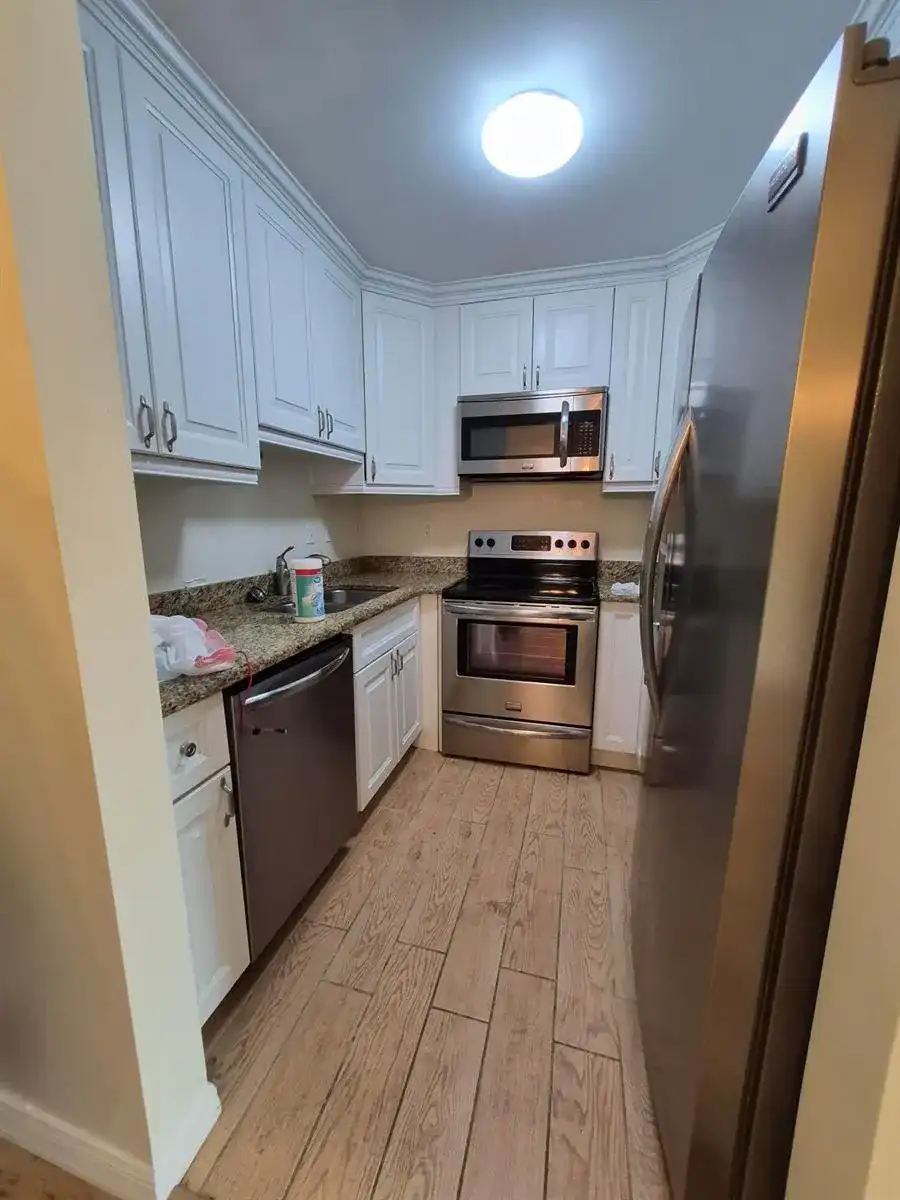 27 Easthampton B, West Palm Beach FL 33417