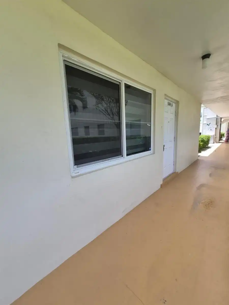144 Dorchester G, West Palm Beach FL 33417