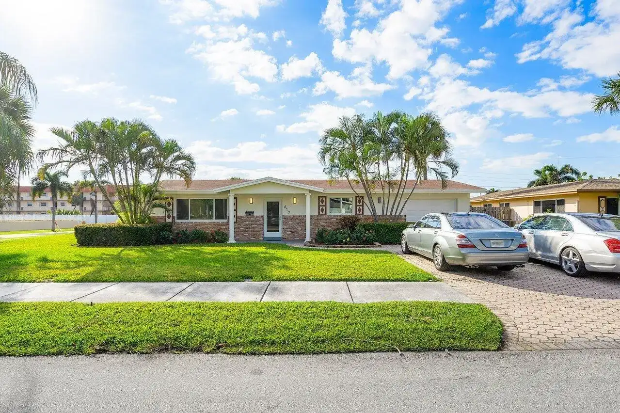 617 SE 8th Avenue, Deerfield Beach FL 33441